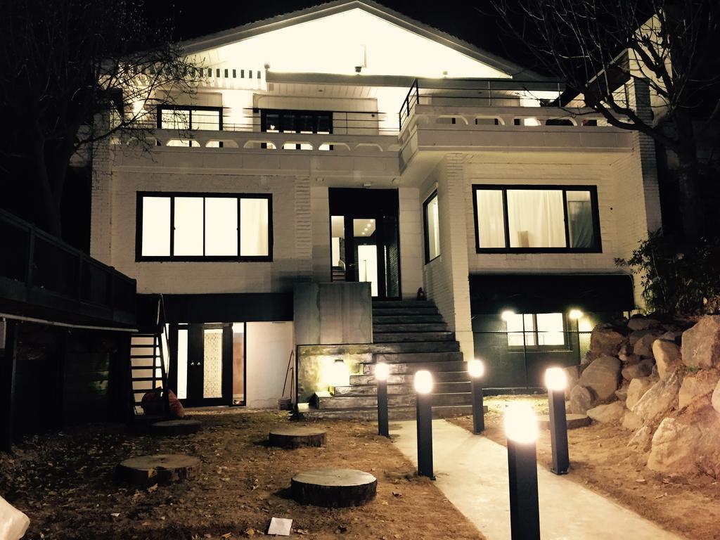 House 740 Hostel โซล ภายนอก รูปภาพ