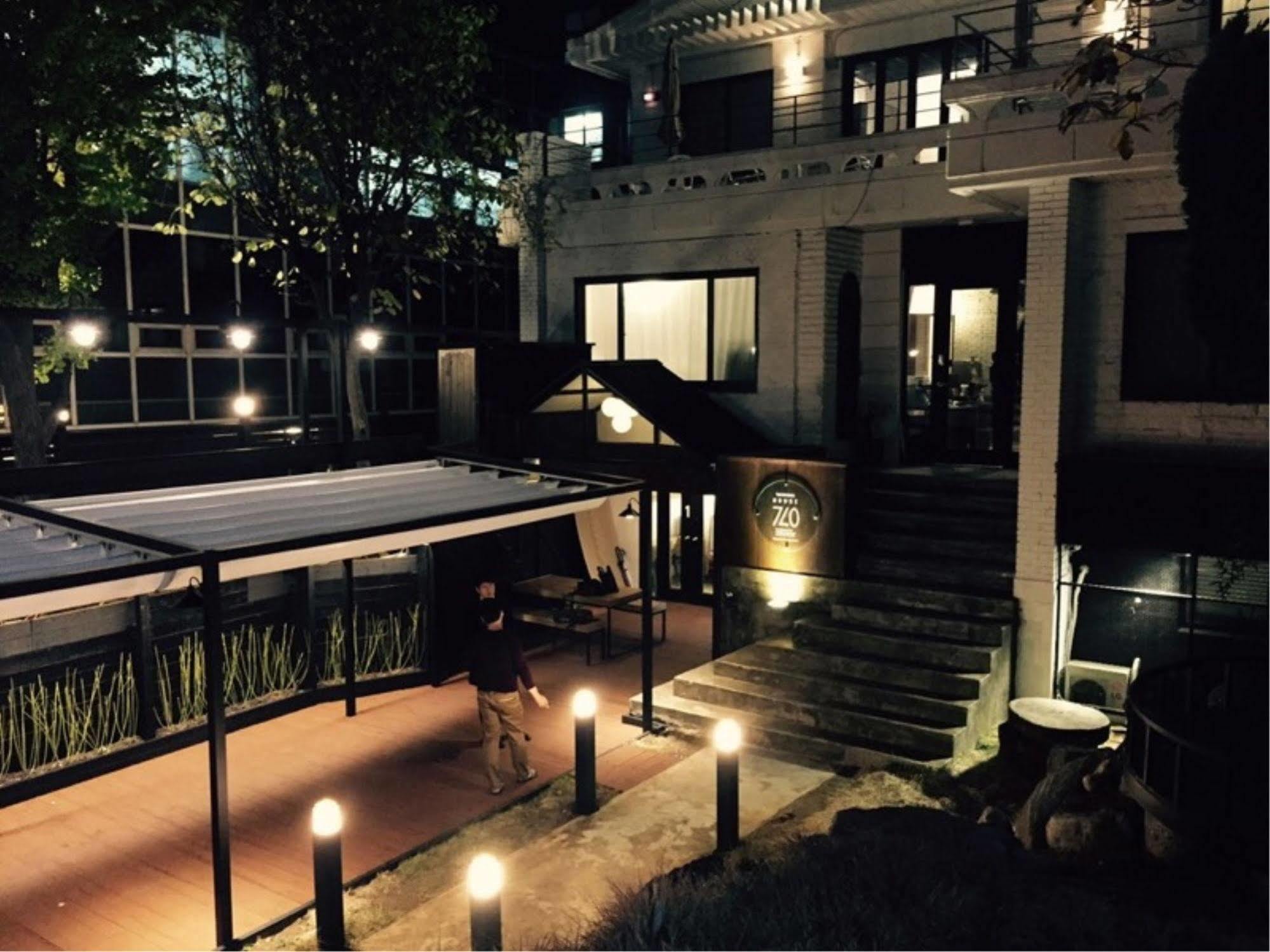 House 740 Hostel โซล ภายนอก รูปภาพ