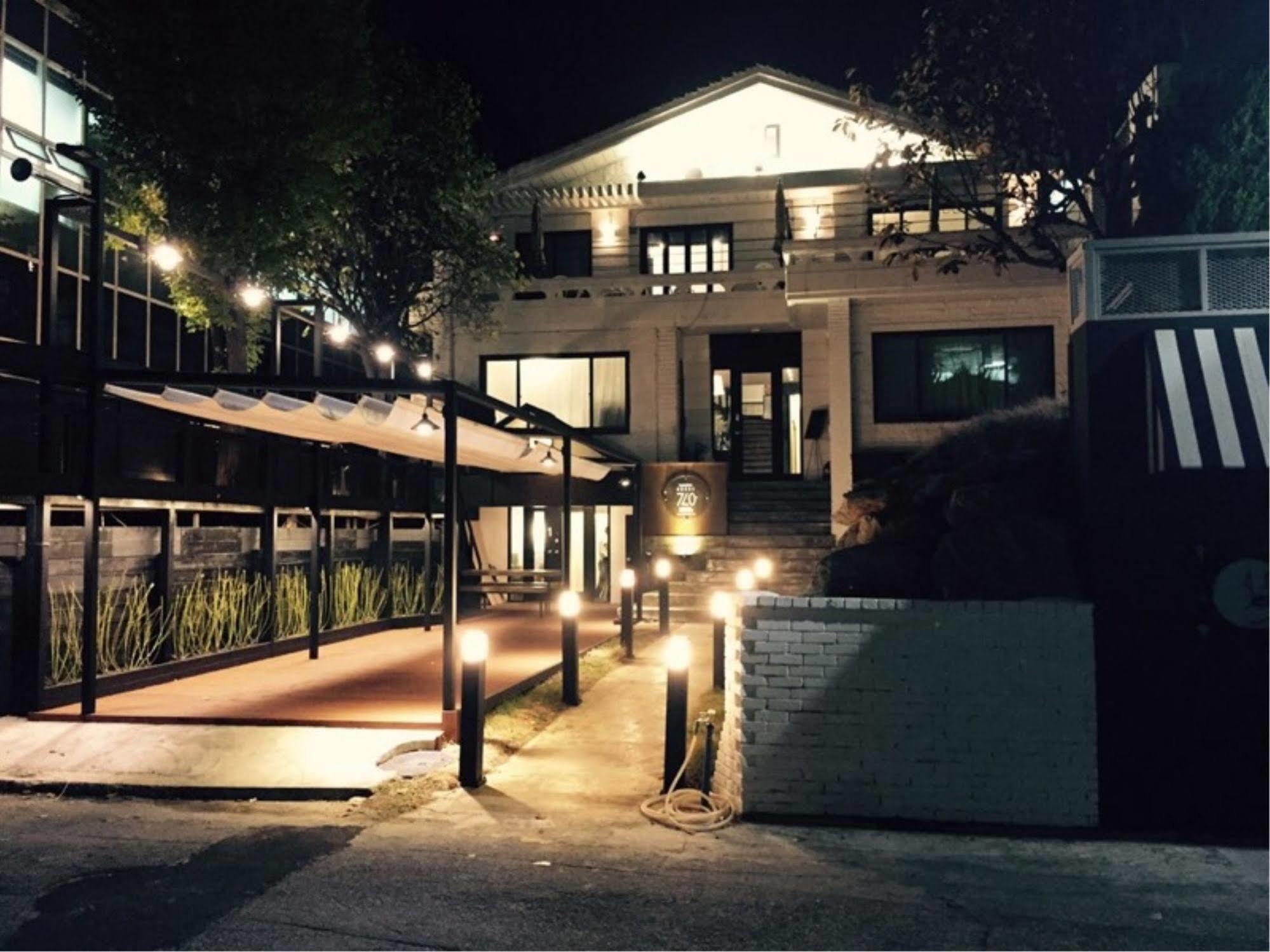 House 740 Hostel โซล ภายนอก รูปภาพ